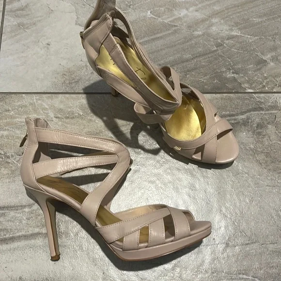 Sandals - Picture 1 of 4